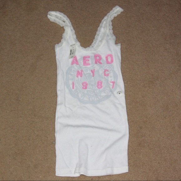 Final sale 🌞 Aeropostale 3 tank tops & 1 Tee Lot - Picture 2 of 5